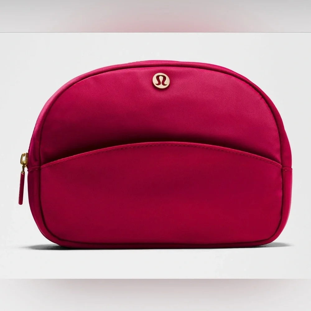Lululemon City‎ Essentials Pouch 4L berry rumble pink nwt 💗